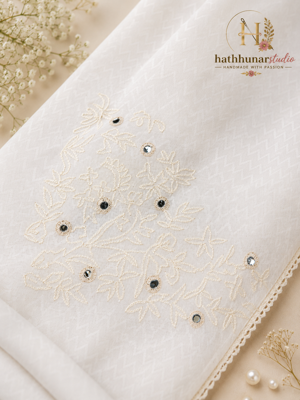 Handcrafted White Cotton Blend Chaddar with Floral Embroidery – 3 Meter