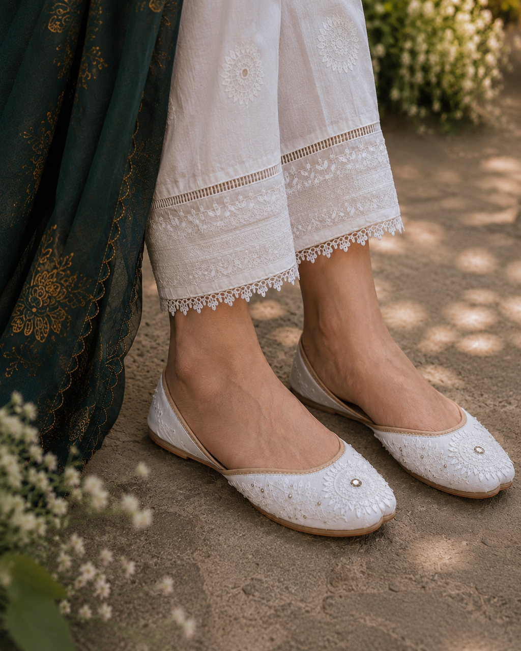 Azadi Noor Handmade Embroidered White Khussa