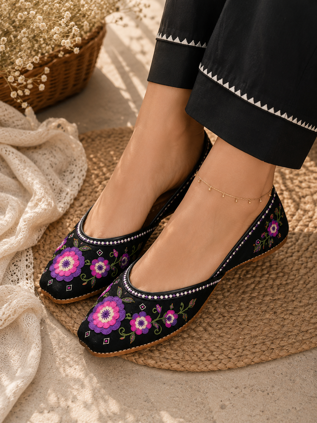 Raqs-e-Gul Handmade Khussa